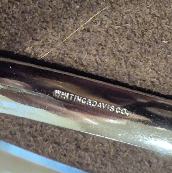 Elegant Floral W & D Silver tone Floral Bangle - Picture 9 of 9